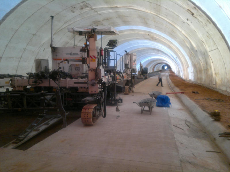 Túnel de Vento feito de PVC permitiu a continuidade das obras da BR 163-364 em Mato Grosso mesmo em períodos de chuva. | Foto: Divulgação/PAC 2
